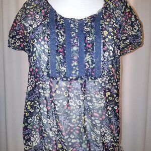 ana petite xlarge black top with small flowers